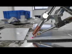 آلة لحام ليزر ذات محرك واحد خفيفة الوزن ومحمولة