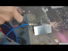 آلة لحام الليزر ذات المحرك الواحد المحمولة مع 220v 50Hz / 60Hz فولتاج المدخل الكهربائي